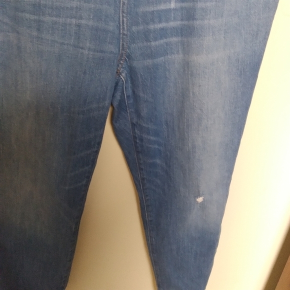 Madewell Light Wash Classic Straight Leg Step Hem Lightly Distressed Jeans 35 - Picture 6 of 13